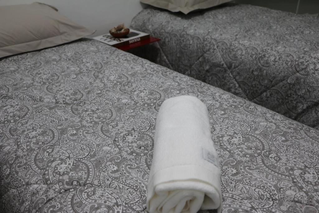 Excelente Quarto Com Cama De Casal King Em Casa Perto Do Aeroporto De Curitiba Sao Jose dos Pinhais Bagian luar foto